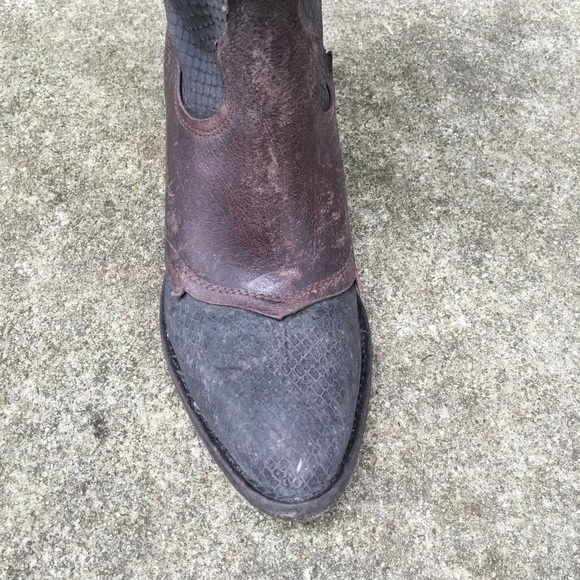 Saddle Distressed Cowboy Leather Boots - Picture 7 of 7
